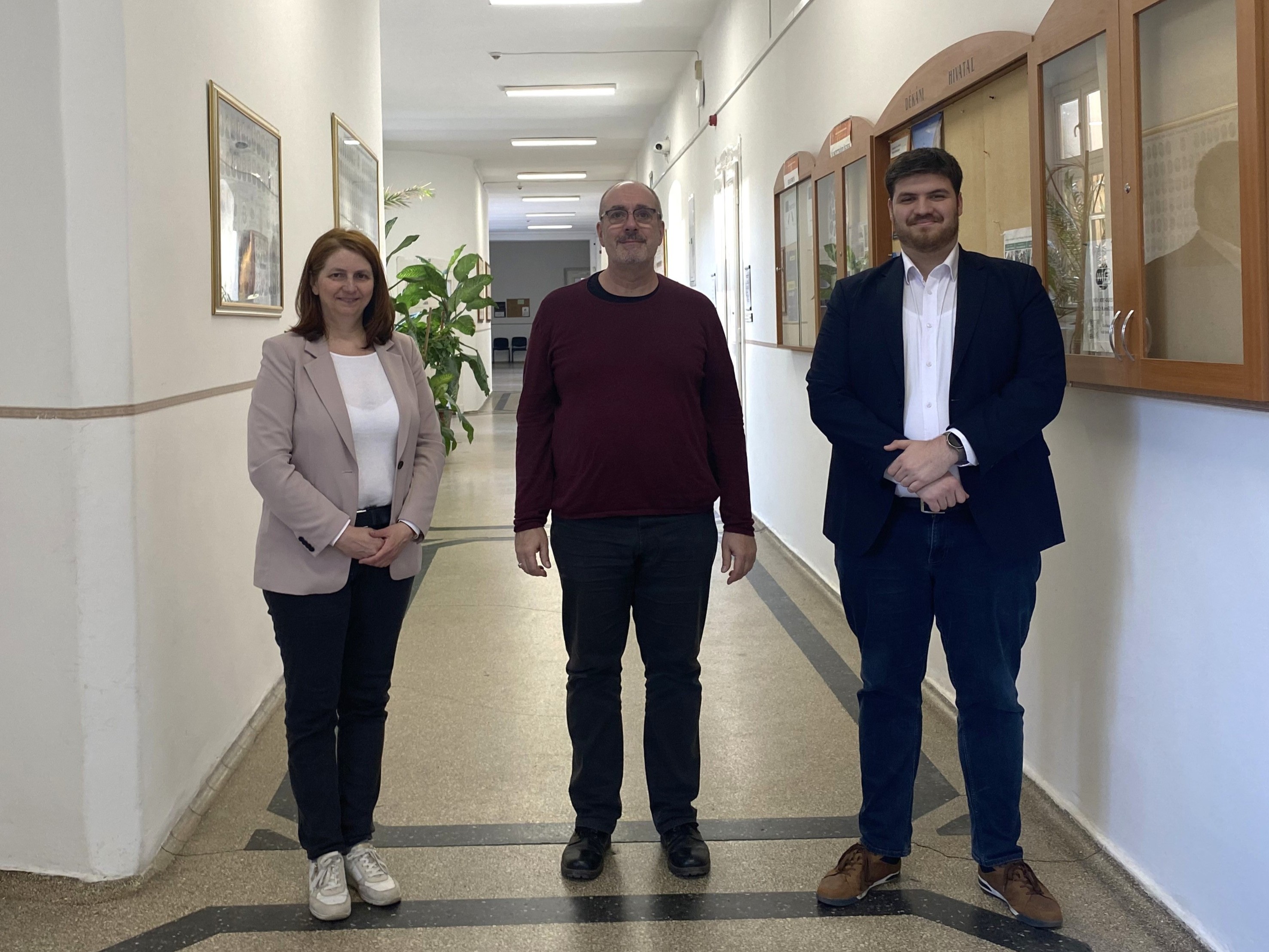 Dr. habil. Köbel Szilvia PhD, Prof. Dr. Dr. h.c. Herbert Küpper és dr. Köbel Dávid közös képe
